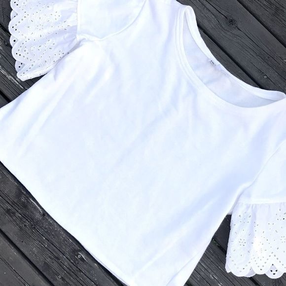 DR2 DANIEL RAINN Eyelet Bell Sleeve Sweatshirt - Picture 1 of 8